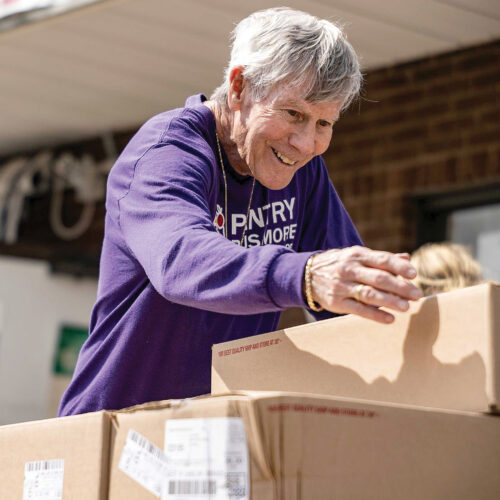 Volunteers work hard easing hunger